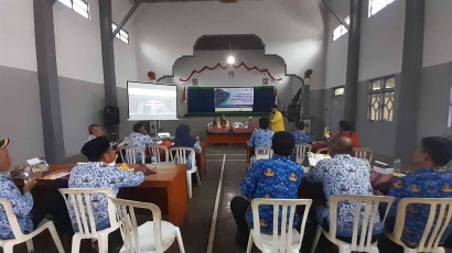 Mahasiswa KKN UNNES Giat 3 Desa Morobongo Gelar Sosialisasi Rumah Tidak Layak Huni (RTLH) bagi Perangkat Desa Morobongo