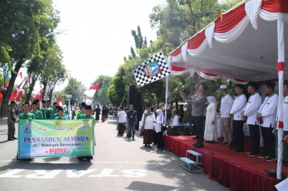 Meriahnya Gerak Jalan Santri dan Kirab Santri Kabupaten Jombang