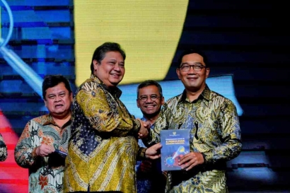 Buku PC PEN, Dokumentasi dan Pembelajaan Indonesia Hadapi Pandemi Covid-19