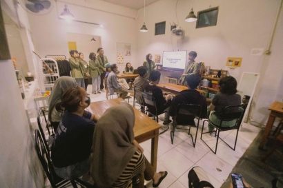 Upaya Mahasiswa UPN "Veteran" Jawa Timur dalam Digitalisasi UMKM: Sosialisasi Digital Branding