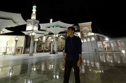 Masjid Megah dan Artistik di Kota Blitar