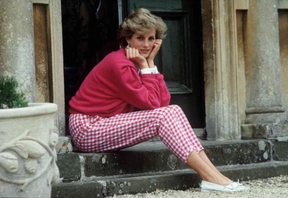 5 Gaya Ikonis Putri Diana yang Tak Lekang Waktu, Tampil Cantik dan Menawan