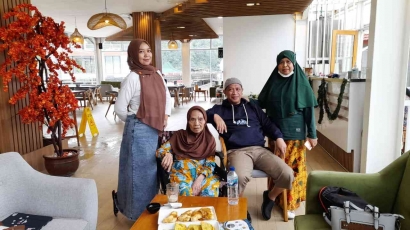 Wisata ke Tawangmangu Bersama Mama, Istri dan keluarga