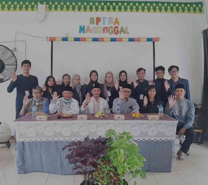 Pengenalan Digitalisasi kepada Masyarakat RPTRA Manunggal di Petukangan Selatan oleh Mahasiswa KKN K1 Universitas Budi Luhur