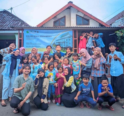 Produktif di Masa Liburan, Mahasiwa KKM UIN Malang Adakan Calistung di Dusun Besuki