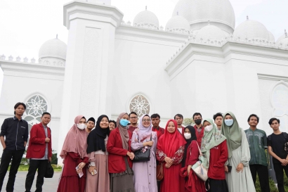 Jelajahi Situs Sejarah Islam, Mahasiswa STMIK Antar Bangsa Adakan Wisata Religi