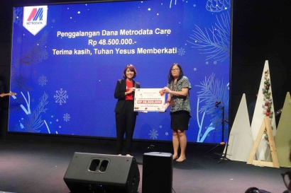 MetroData Berbagi Kado Natal Beasiswa Pendidikan untuk Adik Bintang Hoshizora Foundation
