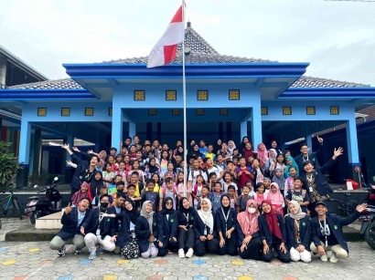 Antusias Mengikuti Bimbel Gratis, Diikuti Oleh 110 Siswa Sekolah Dasar di Desa Gedog Wetan