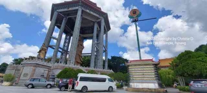 Patung Perunggu Dewi Welas Asih "Kwan Im" Setinggi 302 Meter di Kuil Kek Lok Si, Penang