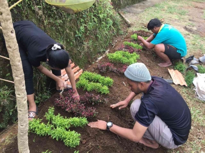 KKN di Jenawi, Mahasiswa Unisri Revitalisasi Bukit Ganduman Karanganyar