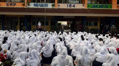 Pembiasaan Literasi di SMPN 164 Jakarta Selatan