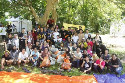 Aksi World Clean-Up Day Indonesia bersama Content Creator Mengumpulkan 1,35 Ton Sampah