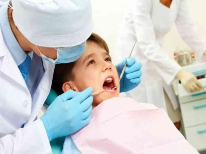 Pentingnya Merawat Gigi Anak Sekolah yang Fraktur