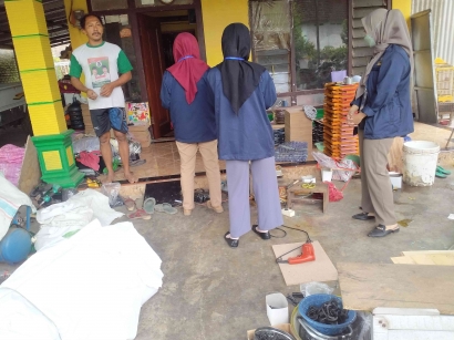 Mahasiswa KKN UNIPA 2022 Mengeksplorasi Hasil Produksi UMKM Desa Waung Kecamatan Krembung Kabupaten Sidoarjo