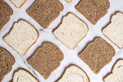 Roti Tawar Putih vs Roti Gandum, Mana yang Lebih Baik?