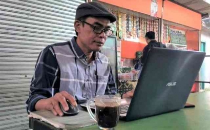 Syarifudin Yunus Terpilih sebagai Penulis Terproduktif 2022 Tempo Indonesiana