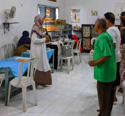 ITS PKU Penyuluhan Hipertensi di Semanggi Surakarta
