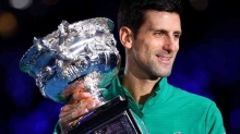 Gambar Artikel Djokovic Tak Terbendung Raih Trophy Australia Terbuka ke Sepuluh