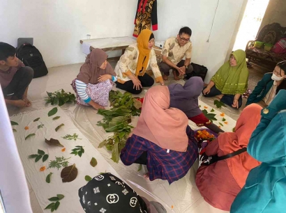 Pelatihan Ecoprint Untuk Pengrajin Batik Tulis Lampung