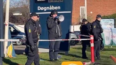Politisi Rusman Pasudan Kembali Membakar Al-Quran di Depan Masjid Denmark