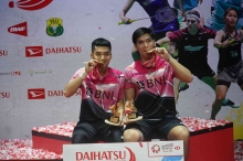 Gambar Artikel Indonesia Berhasil Mempersembahkan Dua Gelar Juara Daihatsu Indonesia Masters 2023