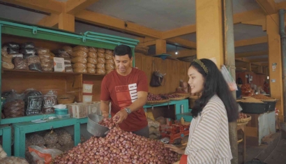 Genjot Digitalisasi, KKN UMBY Mempromosikan Pasar Beringharjo Online Tokopedia Lewat Pembuatan Video Iklan