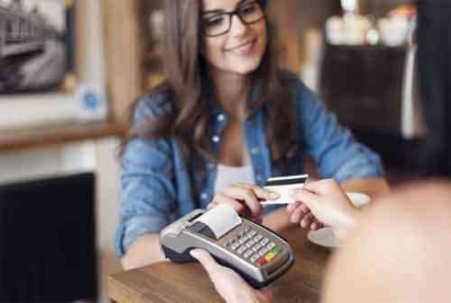 Sekilas tentang Kartu Kredit, Perbedaannya dengan Kartu Debit dan e-Money