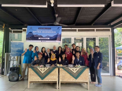 Pemeliharaan Sarana dan Prasarana untuk Membangun Kesadaran Masyarakat terhadap Lingkungan di RPTRA Bhinneka oleh Mahasiswa Kelompok KKN K2 Universitas Budi Luhur Jakarta