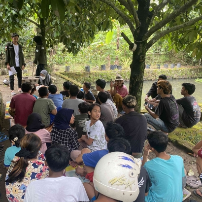 KKN Tematik Desa Karang Bayan Melakukan Pelatihan Pembuatan Pestisida Alami dari Daun Pepaya