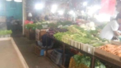 Selama Perayaan Imlek, Harga Sayuran Melonjak Naik di Pasar Kranji