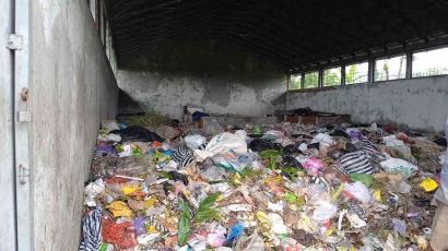 Kewalahan, Kondisi TPS3R di Desa Kaliangrkrik Penuh dengan Sampah