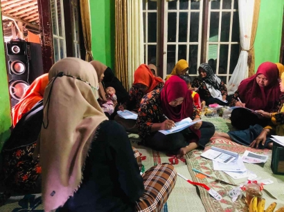 Mahasiswa KKN UNDIP Tingkatkan Kapabilitas Kader Posyandu dengan Kegiatan Pelatihan Pengisian Grafik Pertumbuhan Balita
