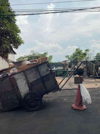 Tempat Pembuangan Sampah Sementara di Daerah Wiyung