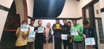 Tingkatkan Kreativitas! Mahasiswa KKN TIM I UNDIP Kenalkan Pengetahuan Antologi kepada Remaja Desa Klampok, Kecamatan Wanasari, Brebes