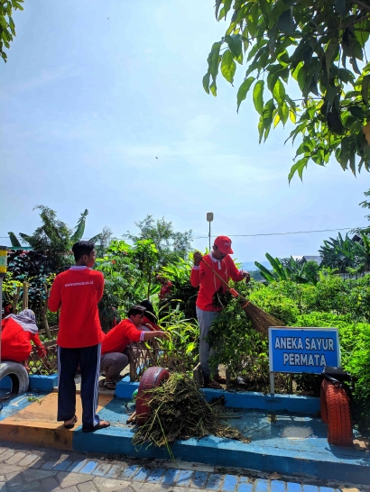 Kerja Bakti Rekondisi Kampung Telang Desa Martopuro