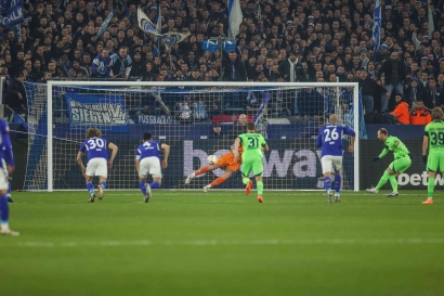 Schalke 04 Vs Wolfsburg 0-0, Dua Gol The Royal Blues Dianulir Wasit