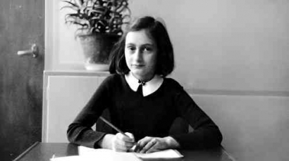 Aktif Menulis Semuda Anne Frank