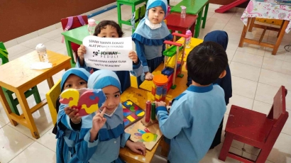 JOIWAY Donasikan Alat Peraga Edukasi untuk TK Baitul Muhajirin