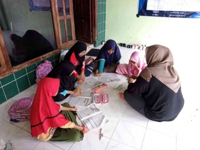 Upaya Mencerdaskan Siswa SDN Mangunrejo dengan Pendampingan Belajar di Kecamatan Kawedanan Kabupaten Magetan oleh KKN-T Kelompok 10