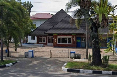Mengenang Rumah Singgah Sukarno di Padang yang Telah Runtuh