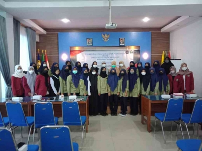 PMM UMM Pelatihan dan Pendampingan Analisis Riset Pasar di SMK Muhammadiyah 3 Singosari