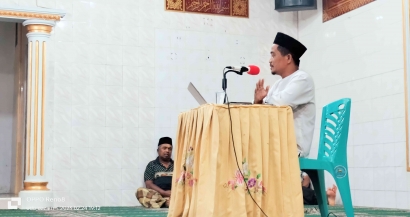 Wirid Tafsir Surau Assadah Masjid Lamo Bersama dr. Taufik, S.Hi., Mh. Dosen UIN Imam Bonjol Padang