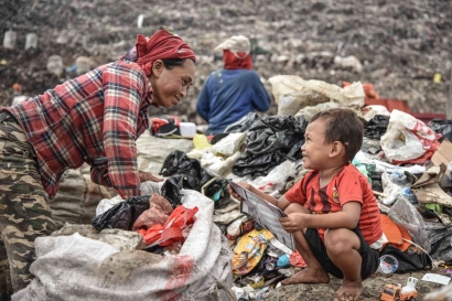 Gunung Sampah Menjadi Ancaman untuk Hidup Masyarakat Kecamatan Bantar Gerbang