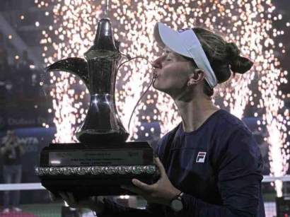 Barbora Krejcikova Menang Besar di Dubai, Daniil Medvedev Juara Dua Turnamen Berturut-turut