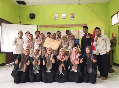 Praktik Pengalaman Lapangan (PPL) Mahasiswa UIN Sunan Ampel Surabaya di SMA Islam Parlaungan, Waru, Sidoarjo