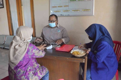 Pelaksaan Vaksinasi COVID-19 di Desa Sumberpasir - Pakis, Kabupaten Malang
