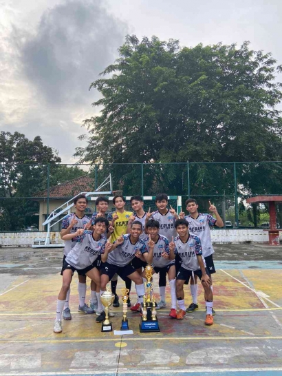 Tim Futsal SMAN 8 Tambun Selatan Juara I Se-Jabodetabek