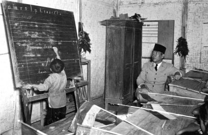 Pemberantasan Buta Huruf di Mata Presiden Sukarno