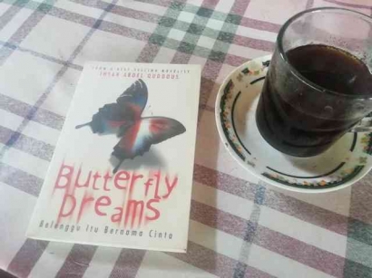 "Butterfly Dreams" dalam Resensi Novel