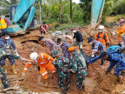Personil Denhanud 477 Kopasgat Hadir untuk Bakti Kemanusiaan di Pulau Serasan, Kab Natuna